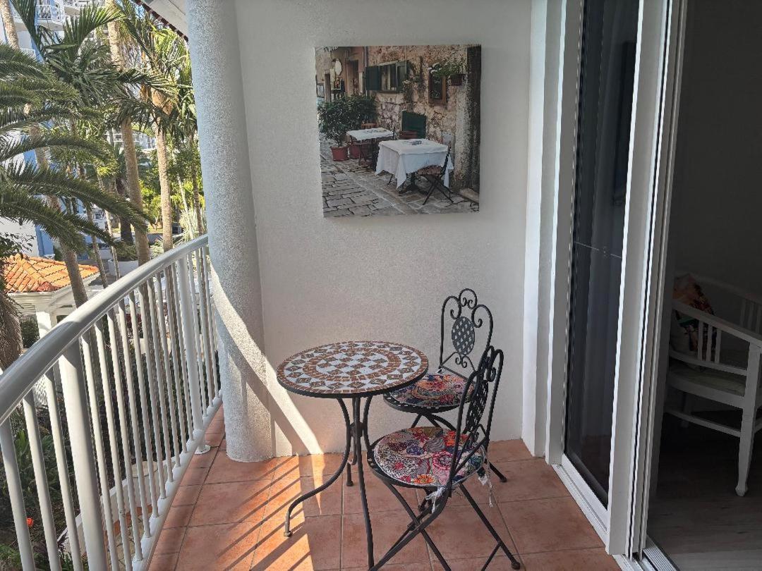 Location Location Location - Broadbeach :) Gold Coast Exterior foto